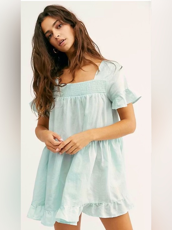 Day + Moon Dresses & Skirts - Day + Moon Smocked Babydoll Ruffled Mini Dress Light Green Flowy Small
